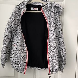✨H&M Chamarra rompe vientos STAR WARS 4-6Y ✨